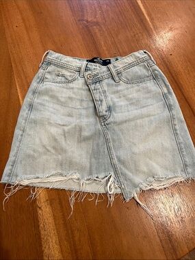 hollister Light Wash Denim Frayed Mini Skirt